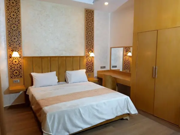 Palm’s Motel 9